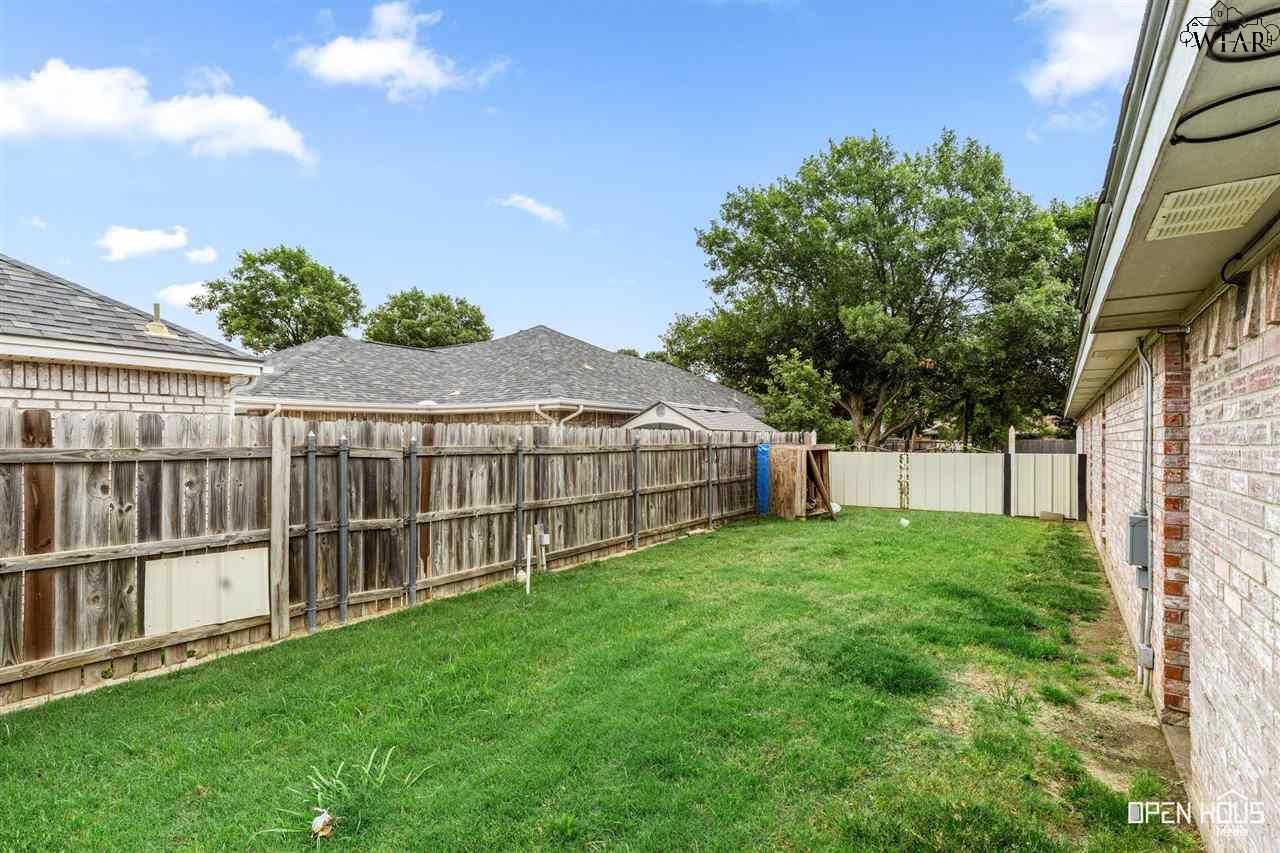 996 Coulter Drive, Burkburnett, Texas image 30
