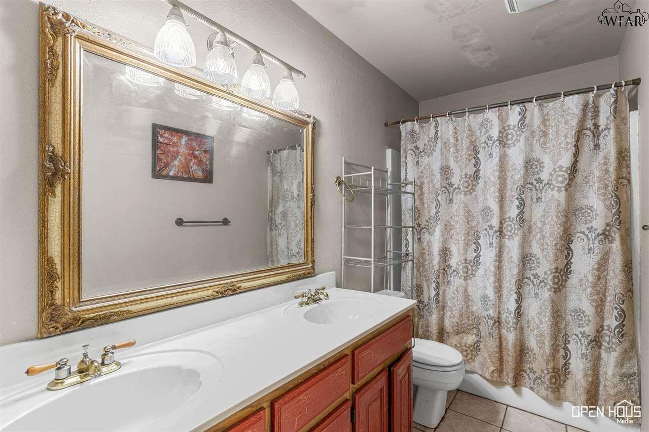 996 Coulter Drive, Burkburnett, Texas image 22