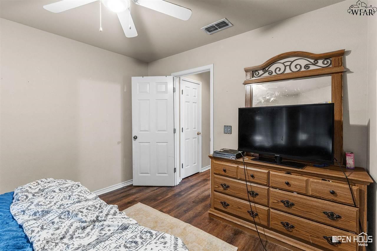 996 Coulter Drive, Burkburnett, Texas image 21