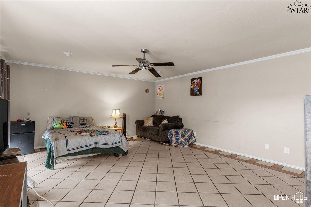 996 Coulter Drive, Burkburnett, Texas image 11
