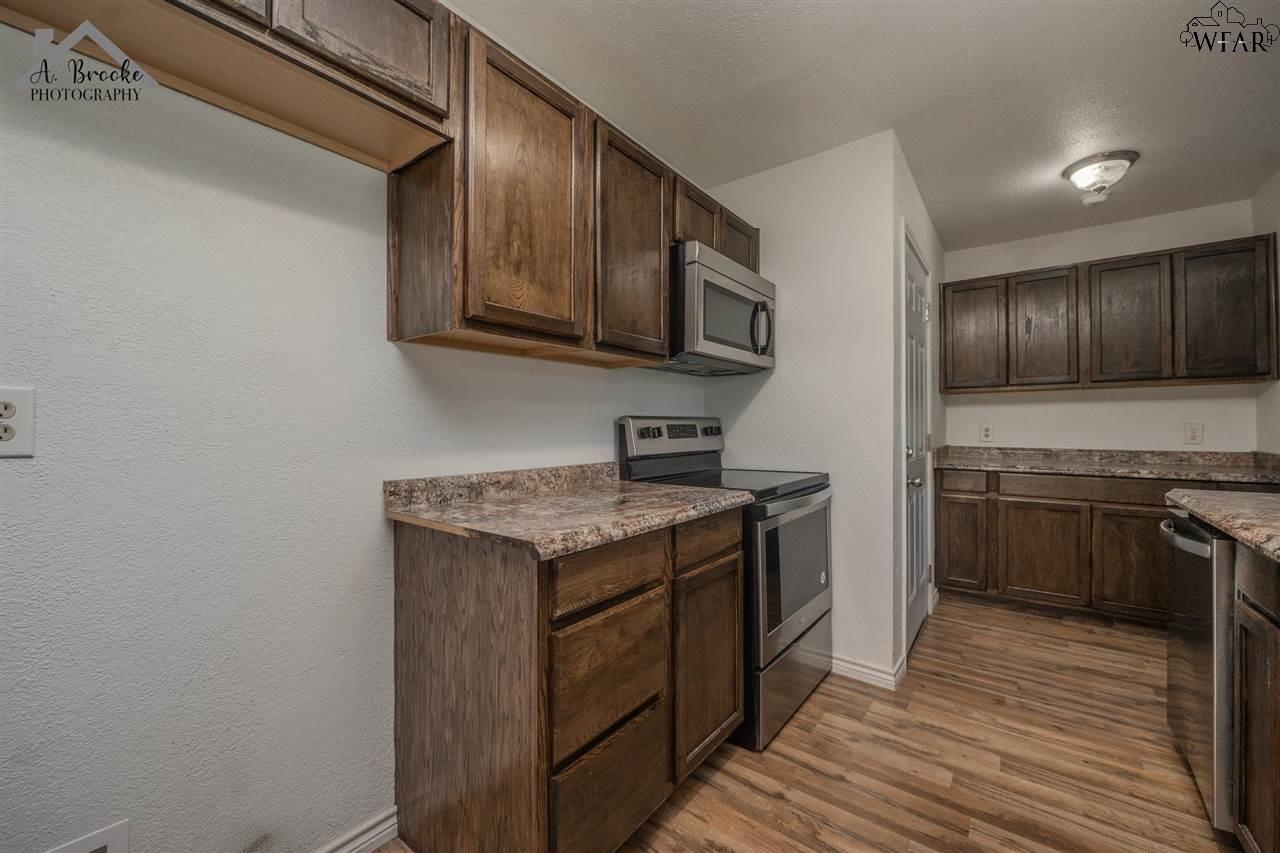 1100 W Cornelia Avenue, Iowa Park, Texas image 10