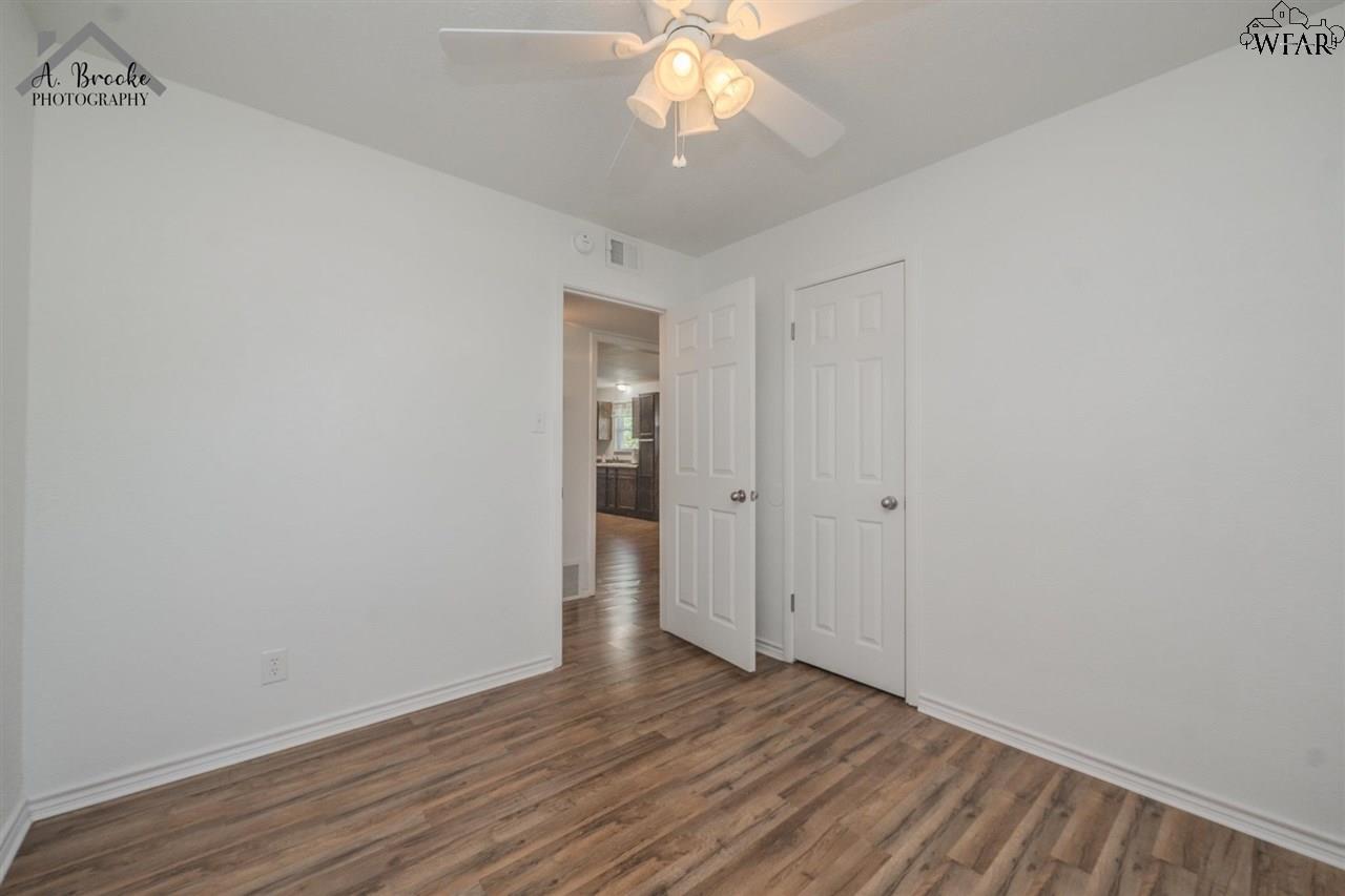 1100 W Cornelia Avenue, Iowa Park, Texas image 18
