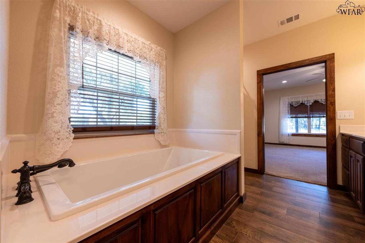 3634 Old Joy Shannon Rd, Henrietta, Texas image 14