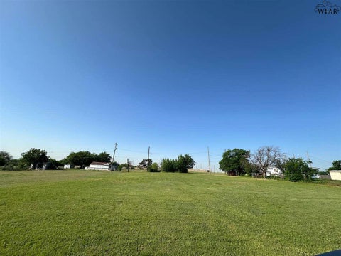 Vacant Land For Sale - 806 E Garrison Avenue<br/> Wichita County, Electra, TX 76360