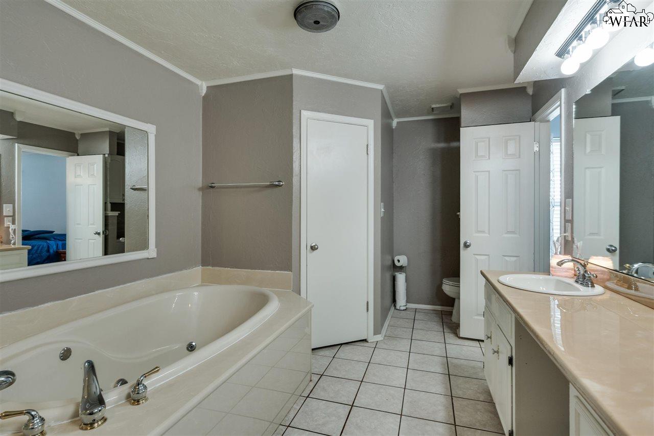3 Shady Brook Court, Wichita Falls, Texas image 13
