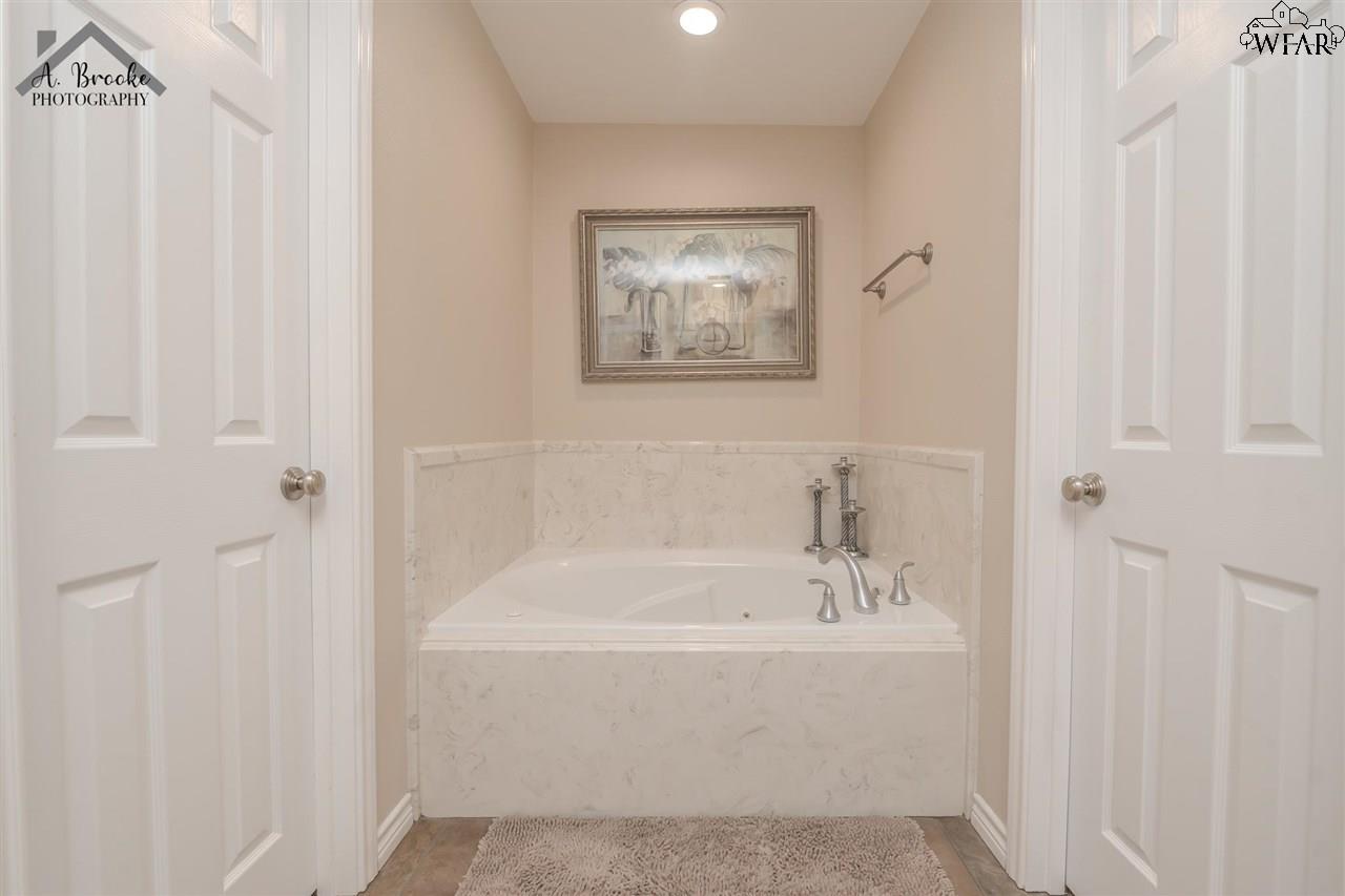 1102 Pheasant Lane, Burkburnett, Texas image 26