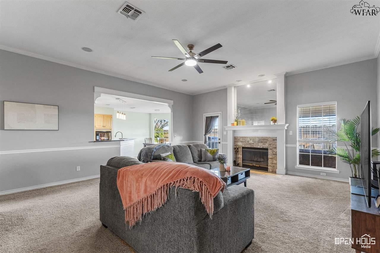 102 Chapman Circle, Burkburnett, Texas image 3