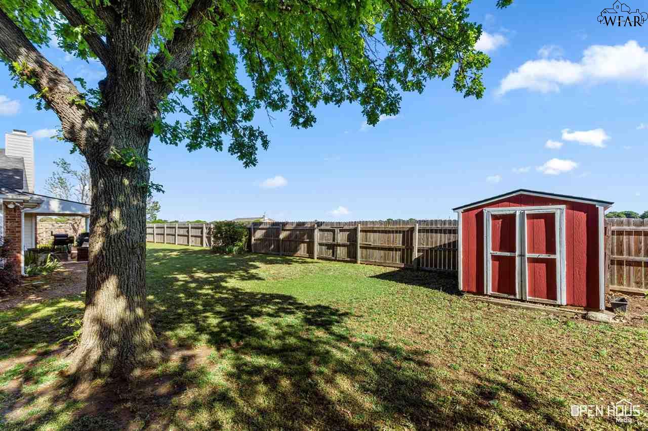 102 Chapman Circle, Burkburnett, Texas image 28