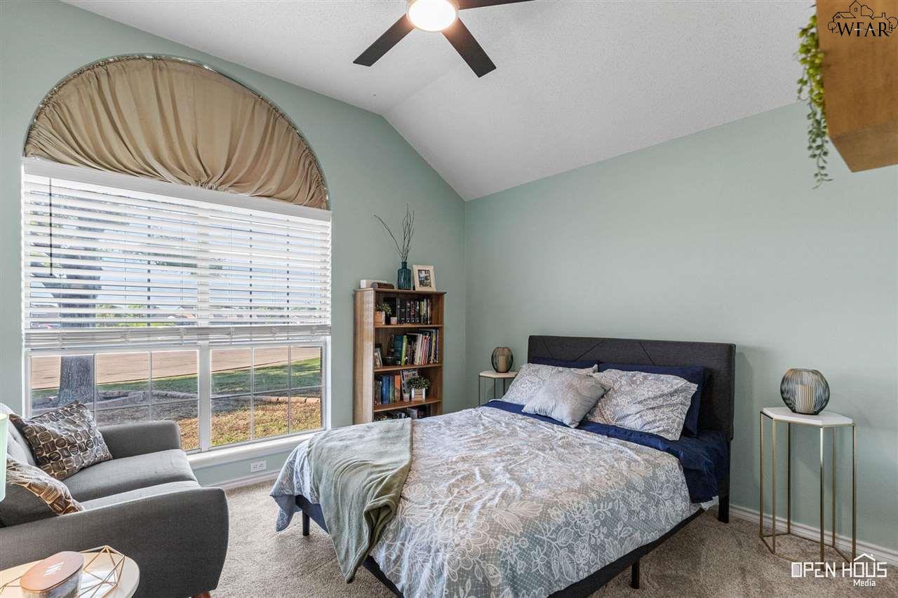 102 Chapman Circle, Burkburnett, Texas image 12