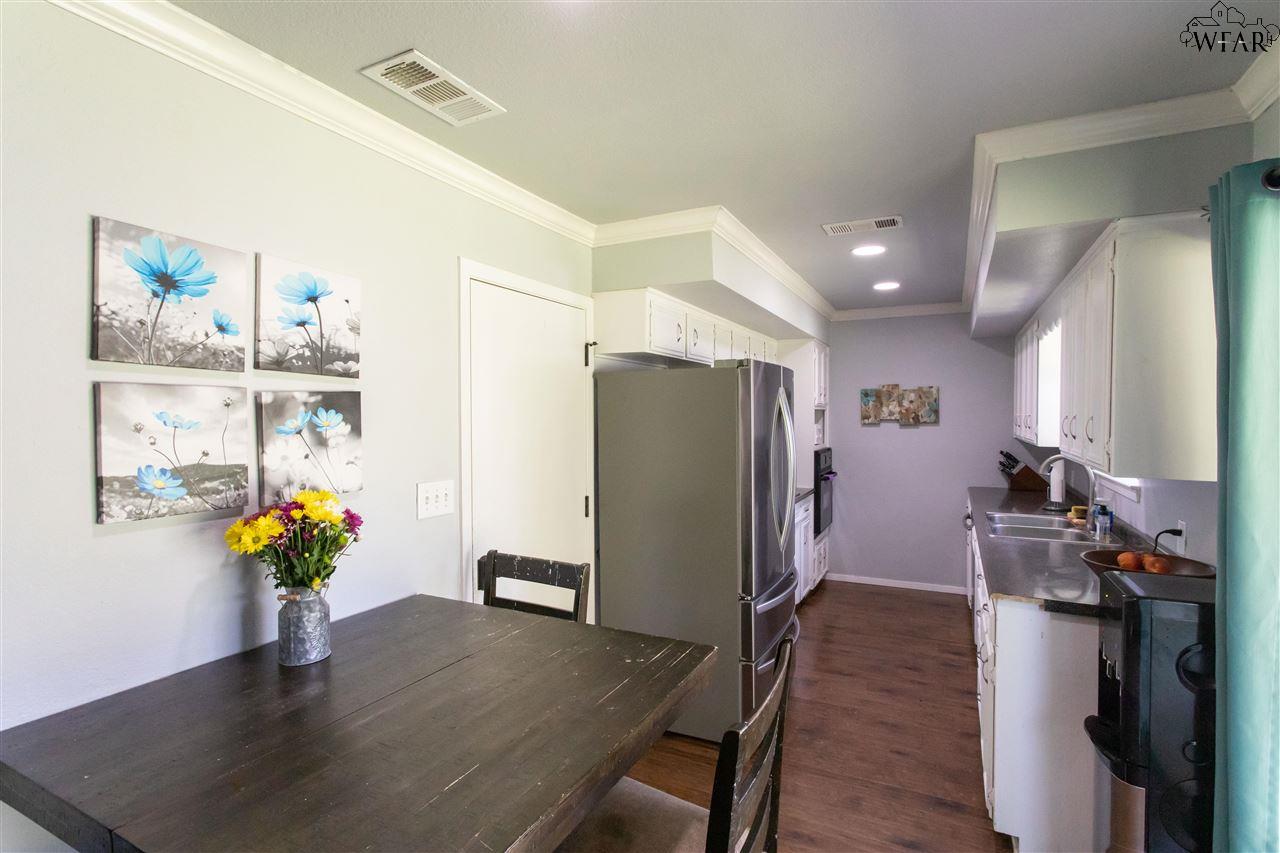 999 Cheryl Drive, Burkburnett, Texas image 7