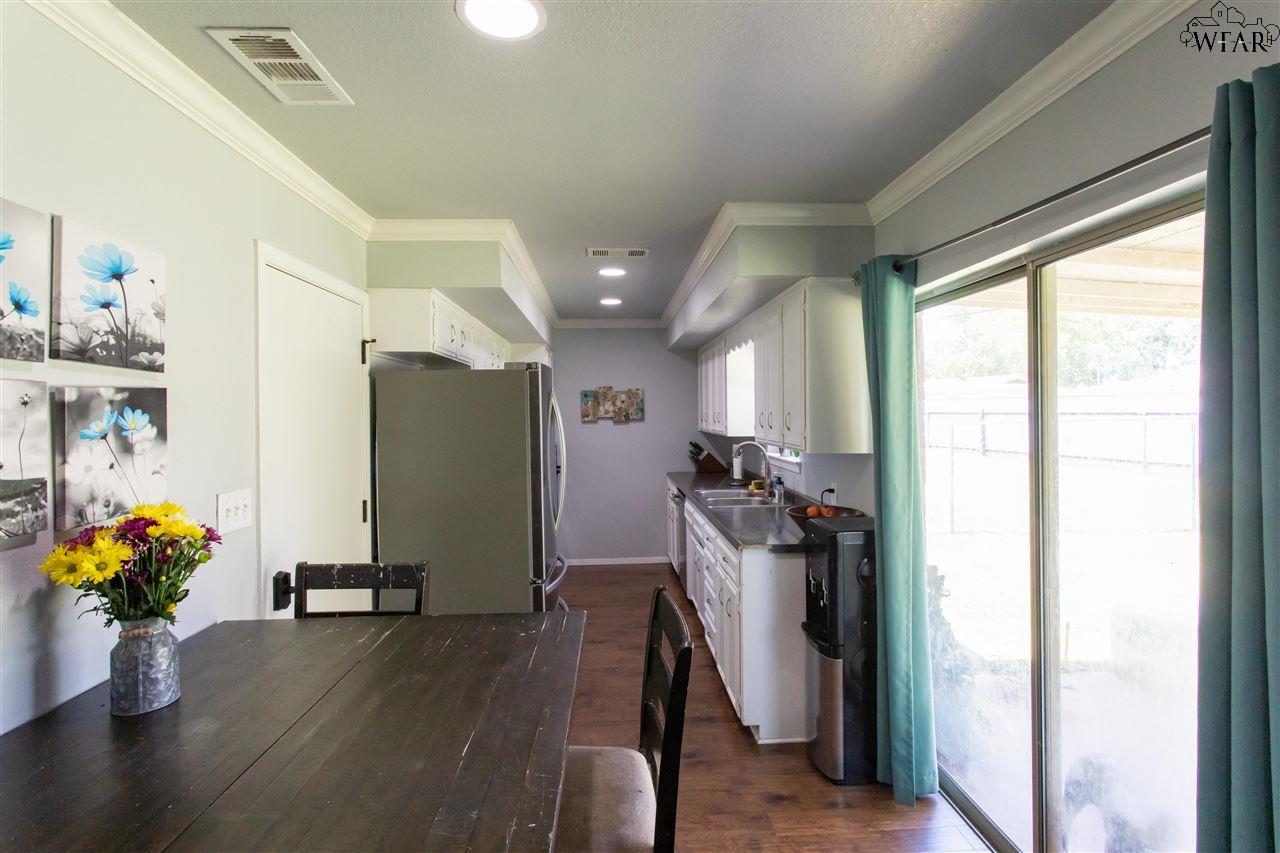 999 Cheryl Drive, Burkburnett, Texas image 6