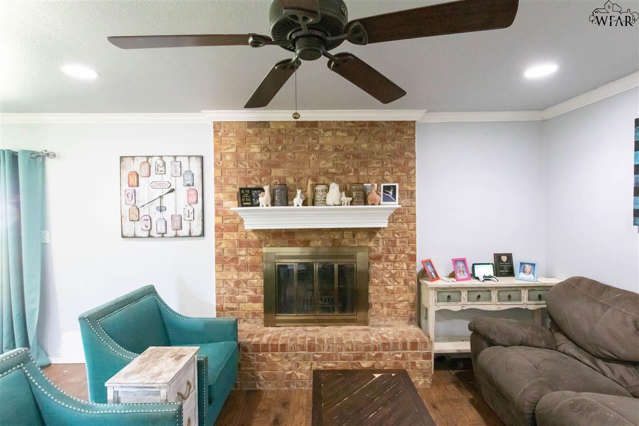 999 Cheryl Drive, Burkburnett, Texas image 5