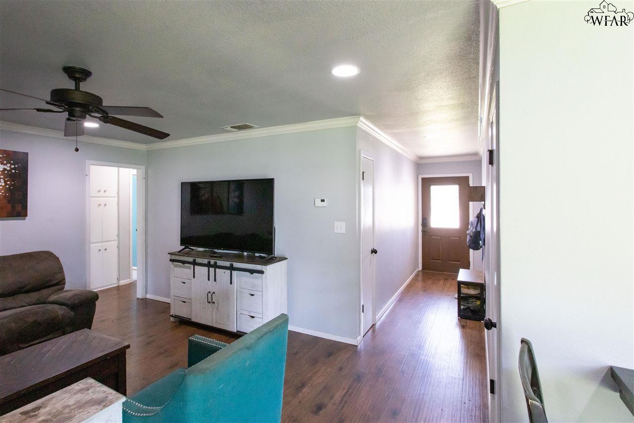 999 Cheryl Drive, Burkburnett, Texas image 12