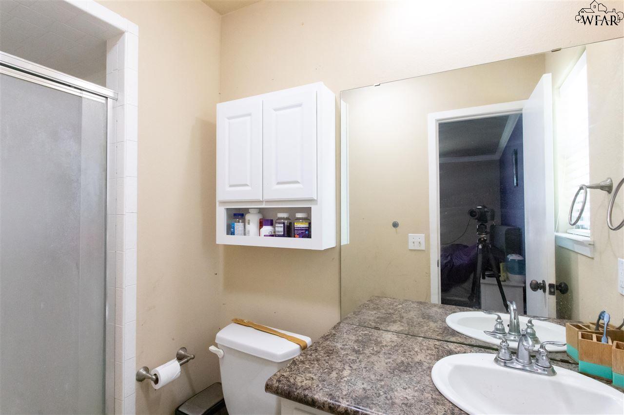 999 Cheryl Drive, Burkburnett, Texas image 22
