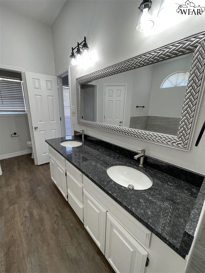 5203 Pebblestone Drive, Wichita Falls, New York image 21