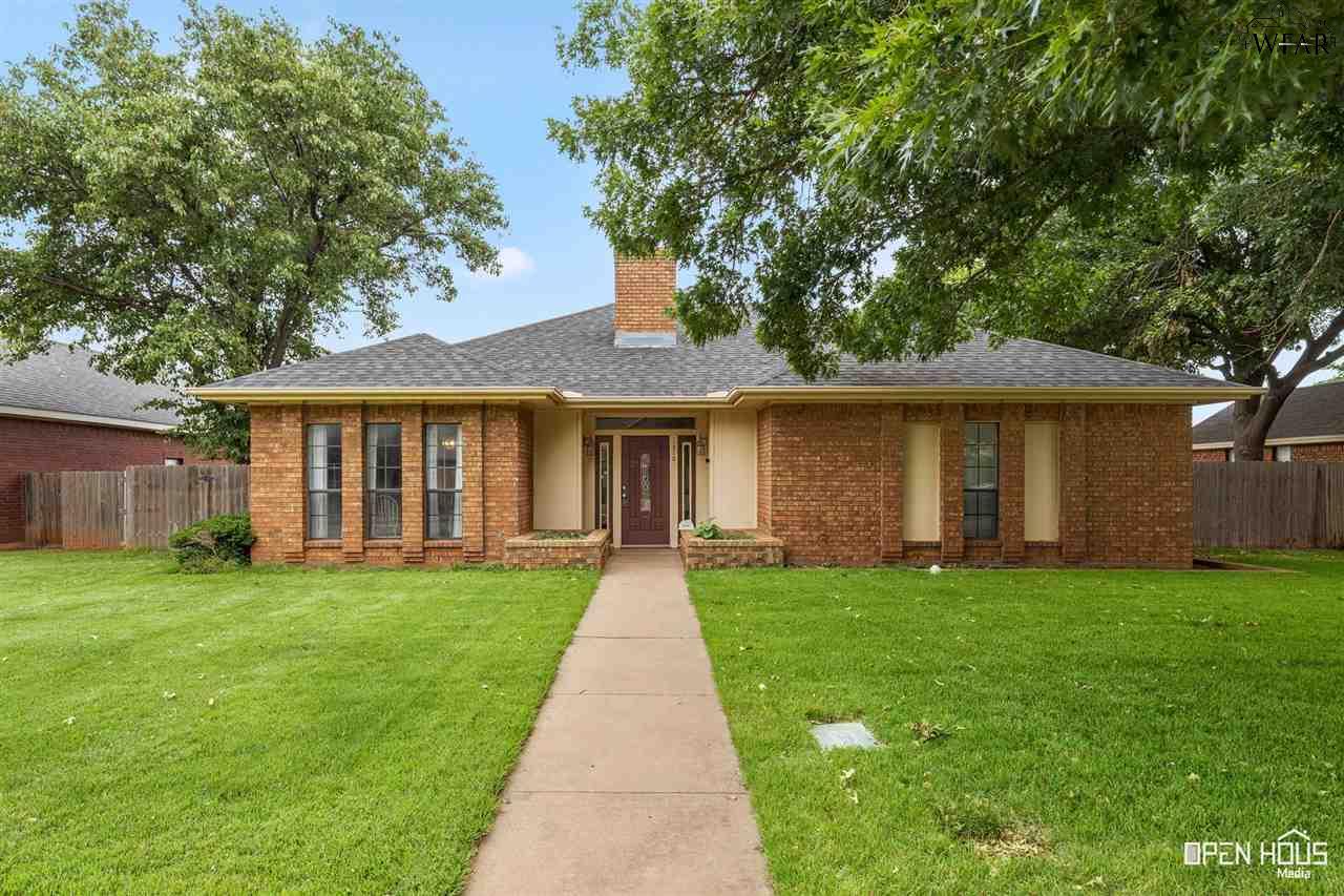 1510 Bentwood Drive, Iowa Park, New York image 1