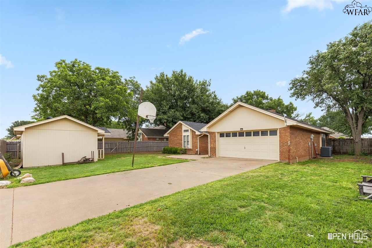 1510 Bentwood Drive, Iowa Park, New York image 28