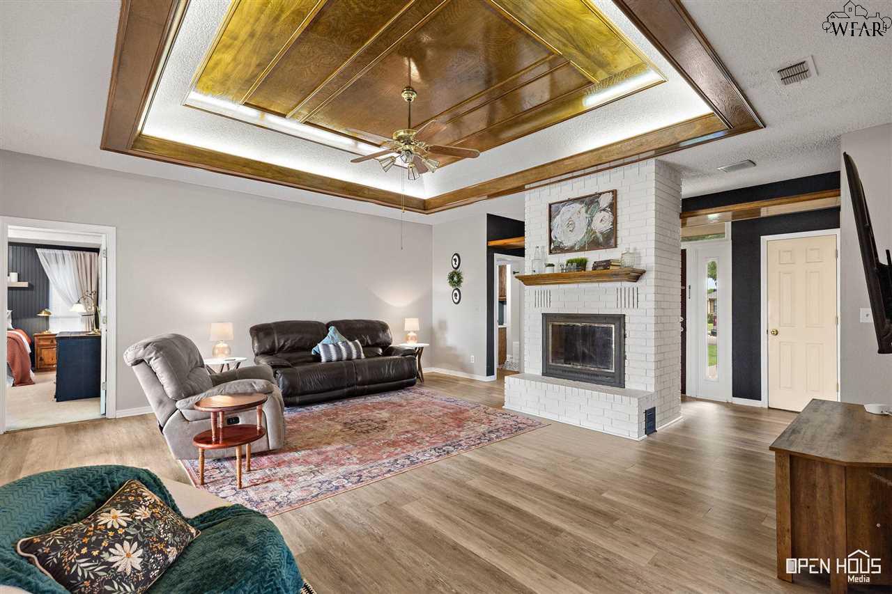 1510 Bentwood Drive, Iowa Park, New York image 3