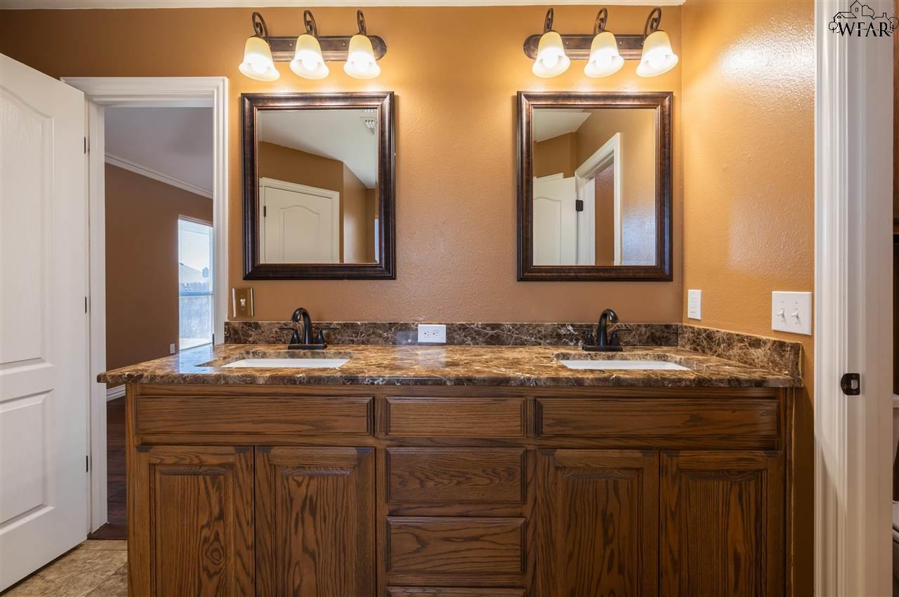 6027 Laci Lane, Wichita Falls, Texas image 17