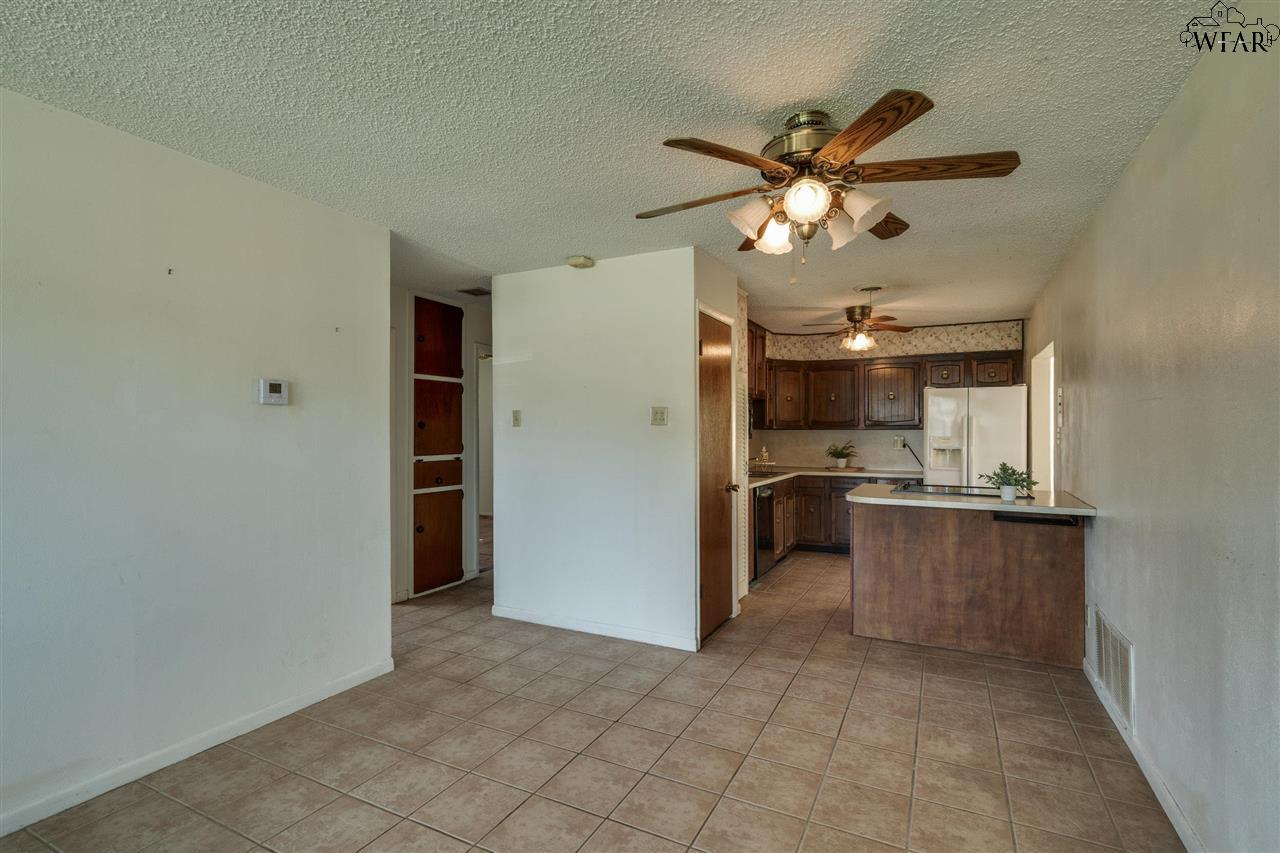 125 James Drive, Iowa Park, Texas image 8