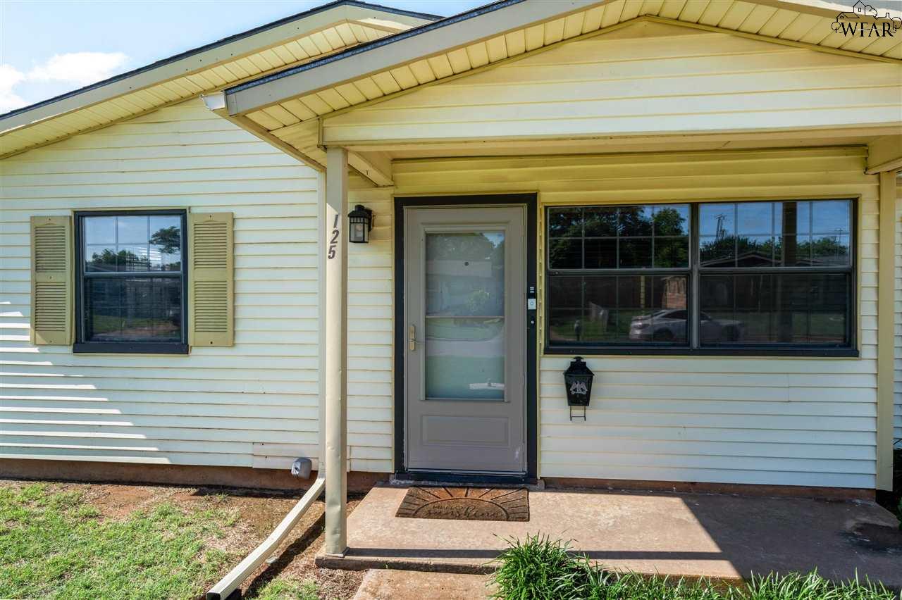 125 James Drive, Iowa Park, Texas image 2