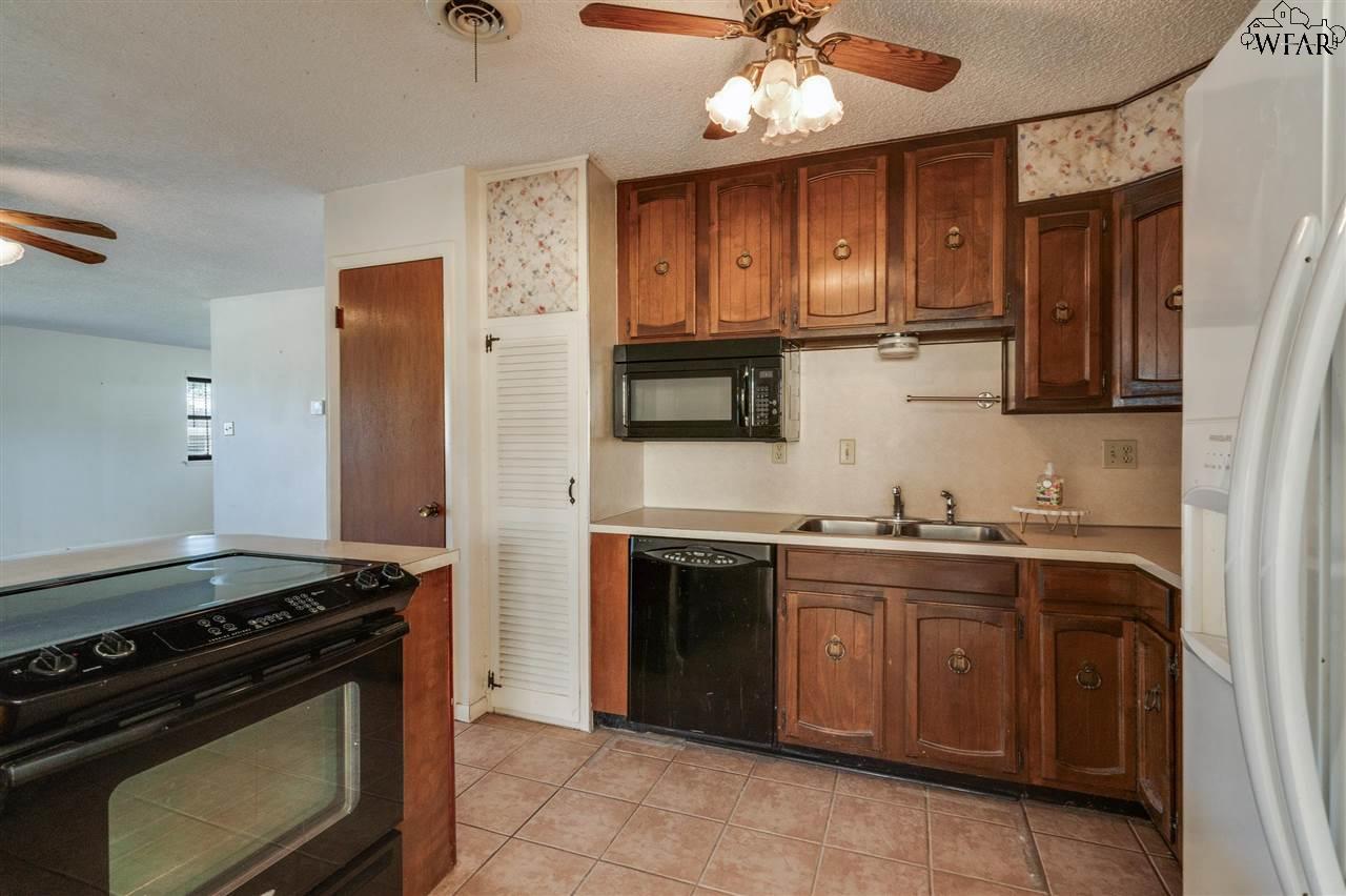 125 James Drive, Iowa Park, Texas image 11