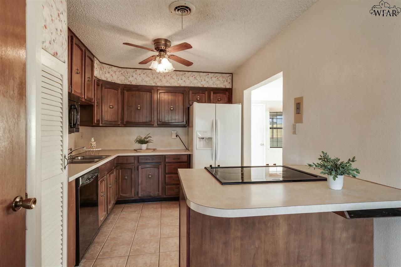 125 James Drive, Iowa Park, Texas image 9