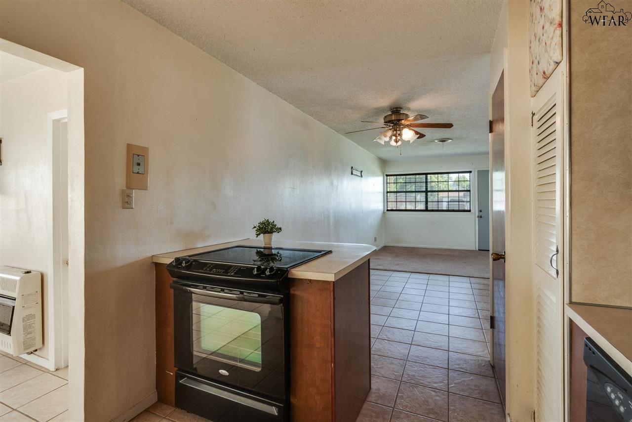125 James Drive, Iowa Park, Texas image 12