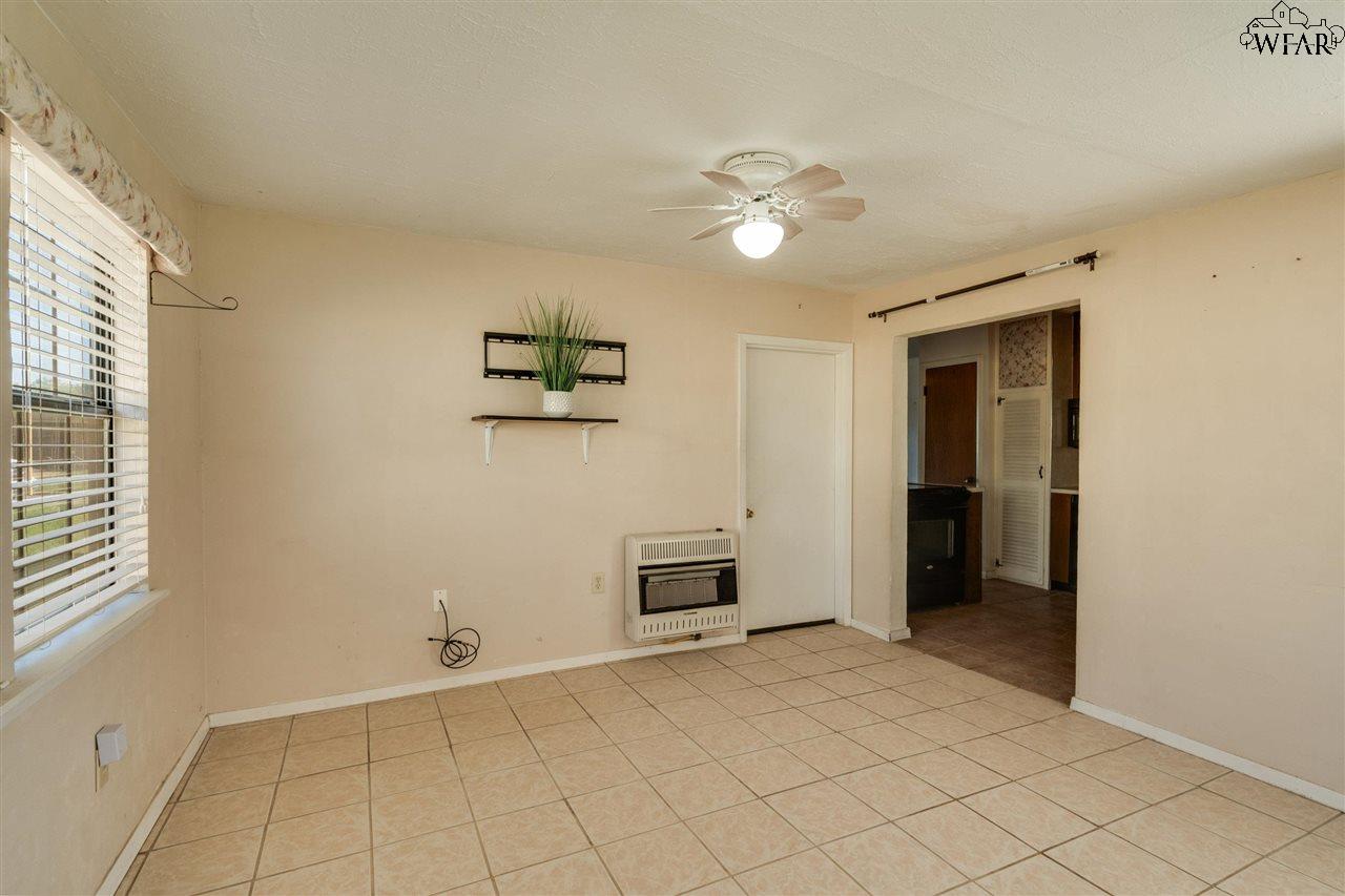 125 James Drive, Iowa Park, Texas image 21