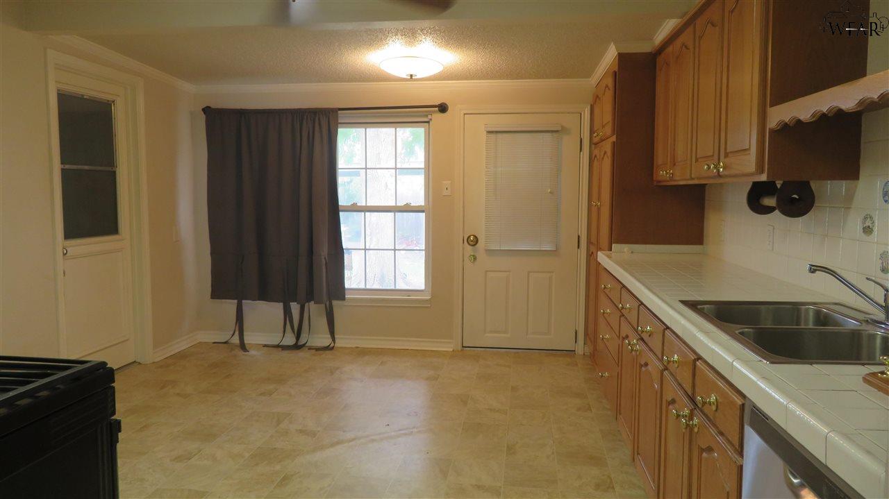 301 Rockwood Drive, Wichita Falls, New York image 5
