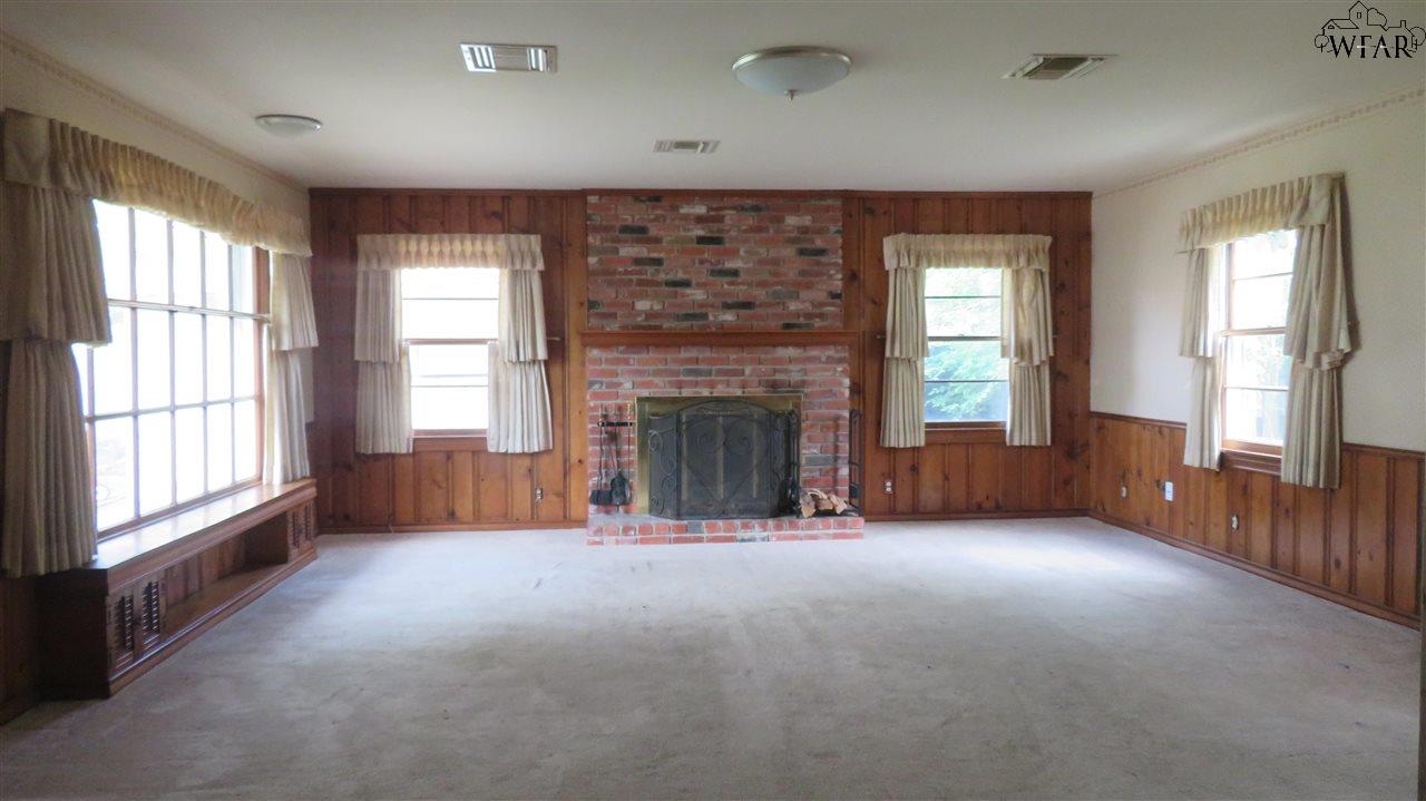 301 Rockwood Drive, Wichita Falls, New York image 8