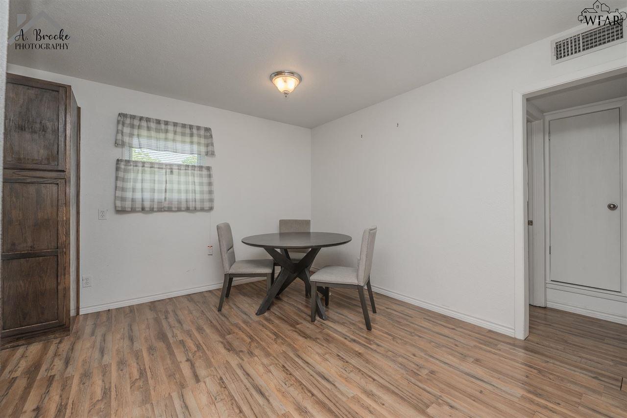 1100 W Cornelia Avenue, Iowa Park, Pennsylvania image 6