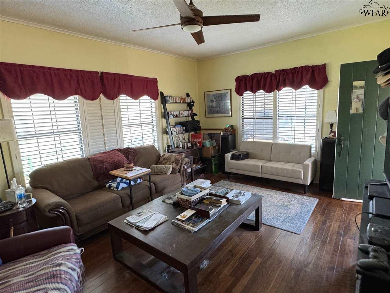 707 N River Street, Seymour, Texas image 3