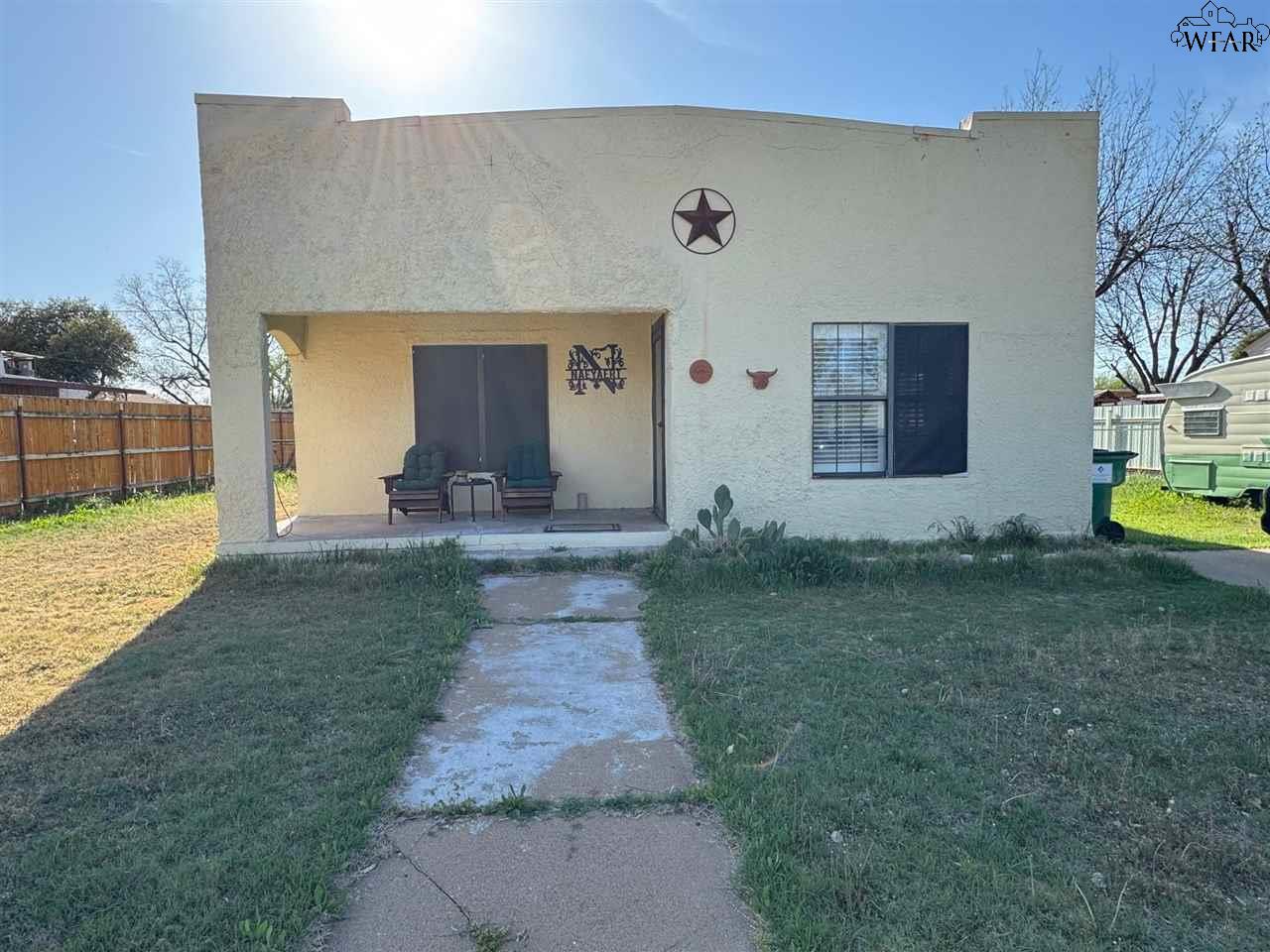 707 N River Street, Seymour, Texas image 1