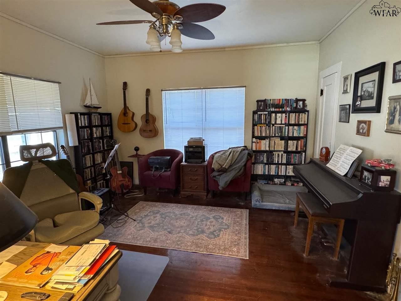 707 N River Street, Seymour, Texas image 4