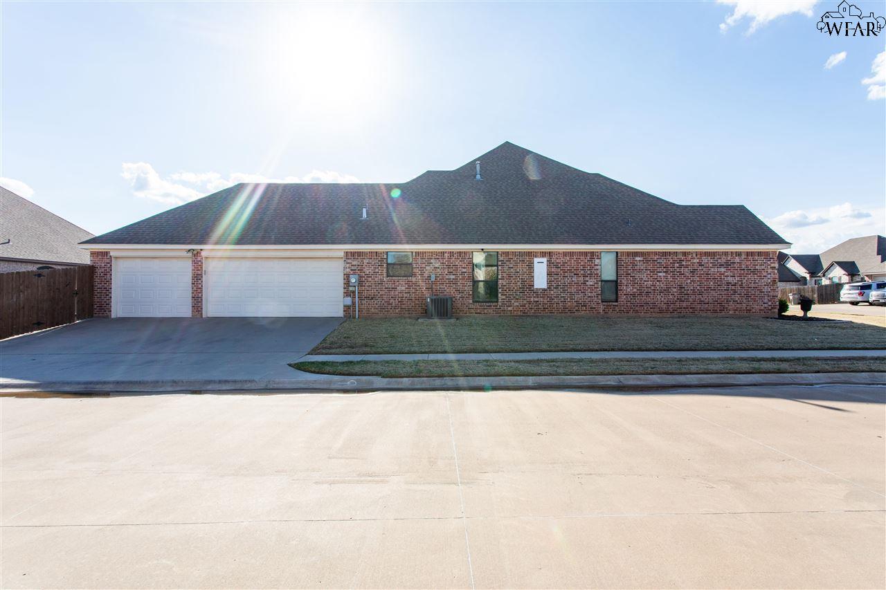5699 Black Stone Drive, Wichita Falls, Texas image 3