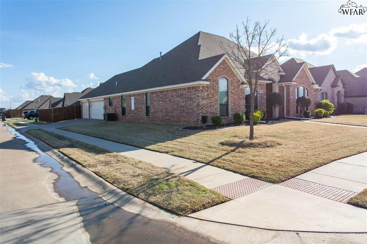 5699 Black Stone Drive, Wichita Falls, Texas image 2
