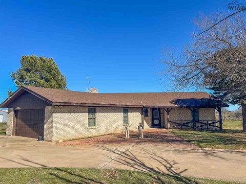 Homes For Sale - 2182 Vaughn Road<br/> Burkburnett, TX 76354