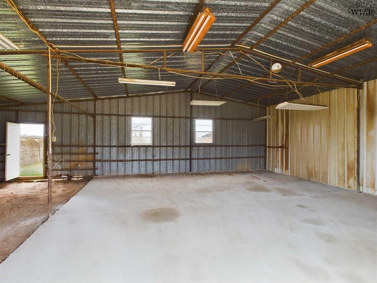 4594 Bus Hwy 287, Iowa Park, Texas image 25