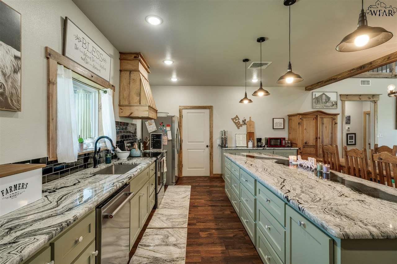 2411 Rifle Range Road, Iowa Park, Texas image 5