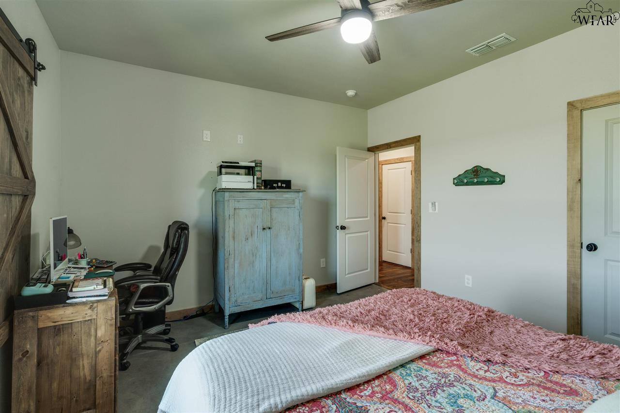 2411 Rifle Range Road, Iowa Park, Texas image 17