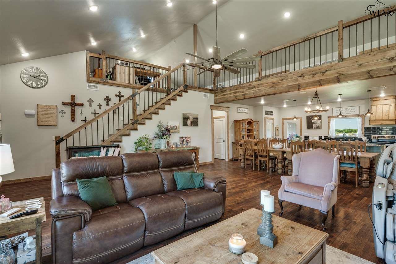 2411 Rifle Range Road, Iowa Park, Texas image 4