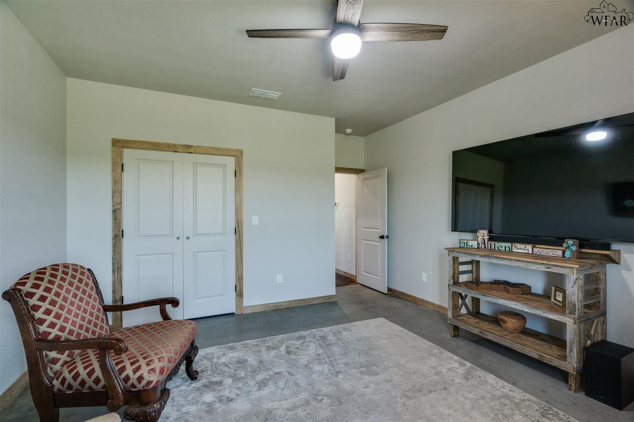 2411 Rifle Range Road, Iowa Park, Texas image 20