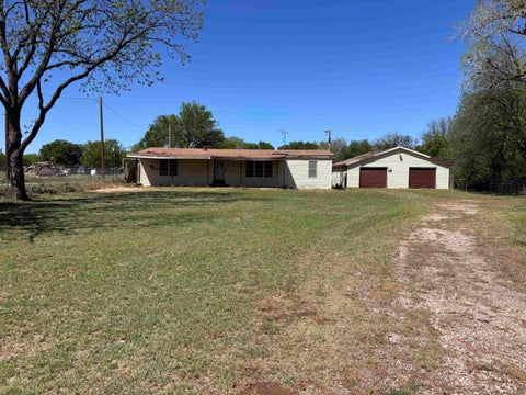 Mobile Home For Sale - 501 W Third Street<br/> Wichita County, Burkburnett, TX 76354