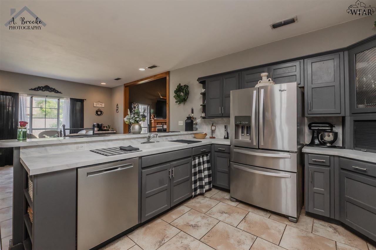 1130 Schmoker Road, Burkburnett, Texas image 7