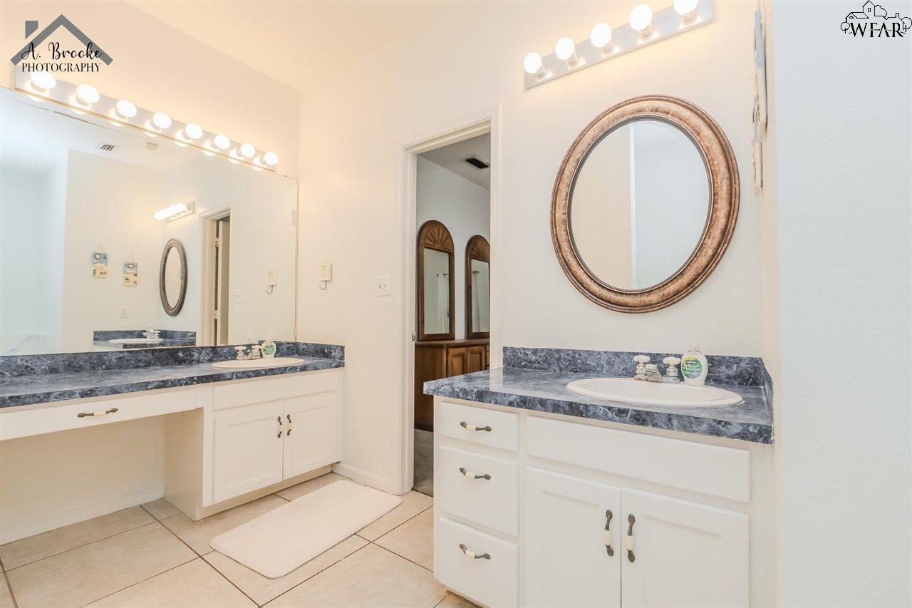 1130 Schmoker Road, Burkburnett, Texas image 10