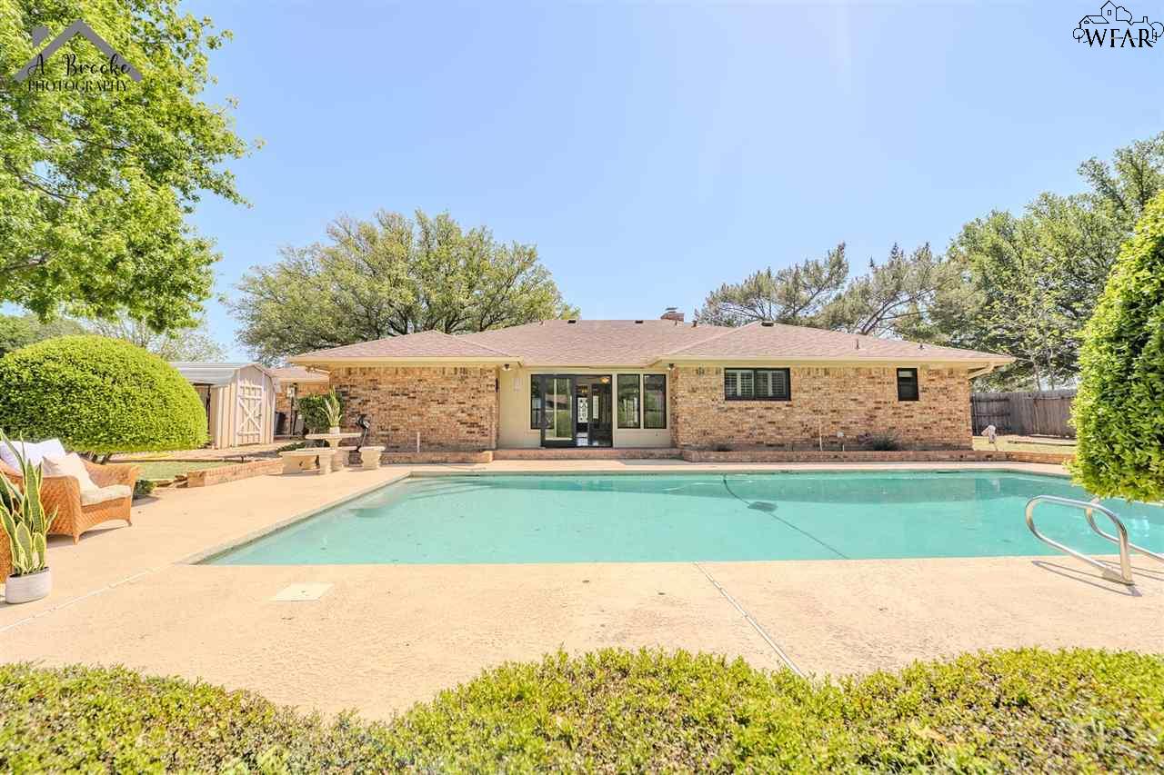 4500 Weeks Park Lane, Wichita Falls, Texas image 7