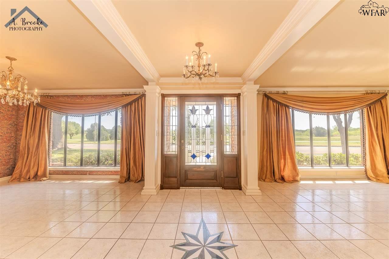4500 Weeks Park Lane, Wichita Falls, Texas image 3
