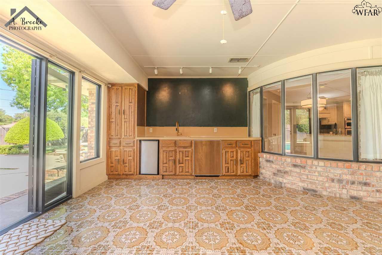 4500 Weeks Park Lane, Wichita Falls, Texas image 27