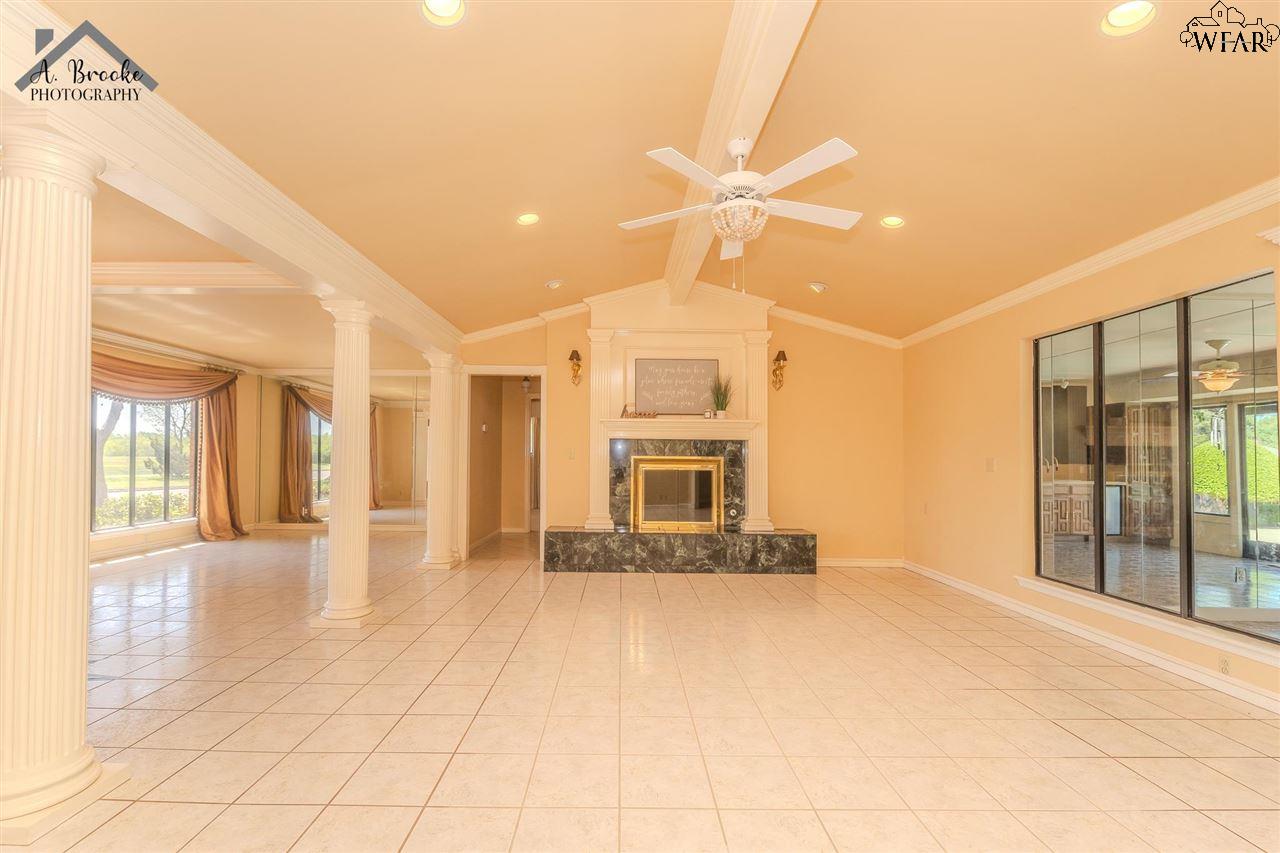 4500 Weeks Park Lane, Wichita Falls, Texas image 4